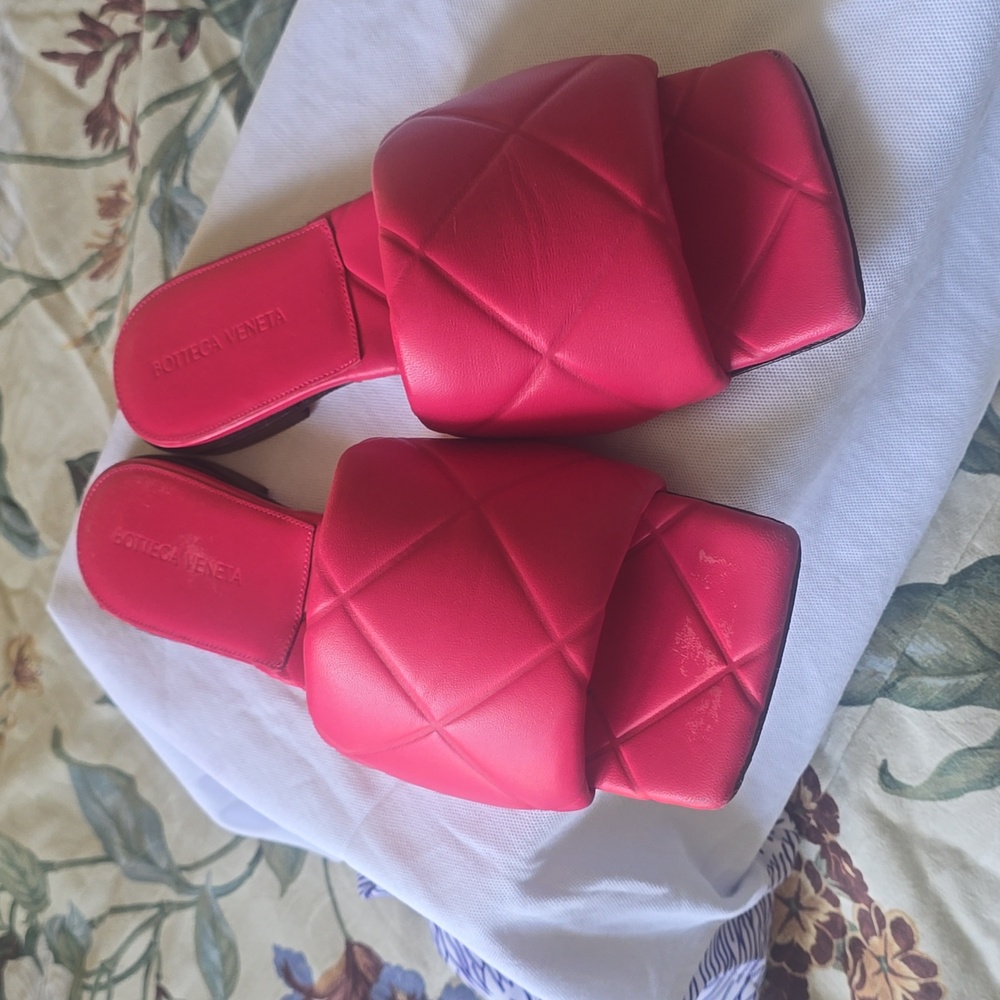 Bottega veneta pink sandals